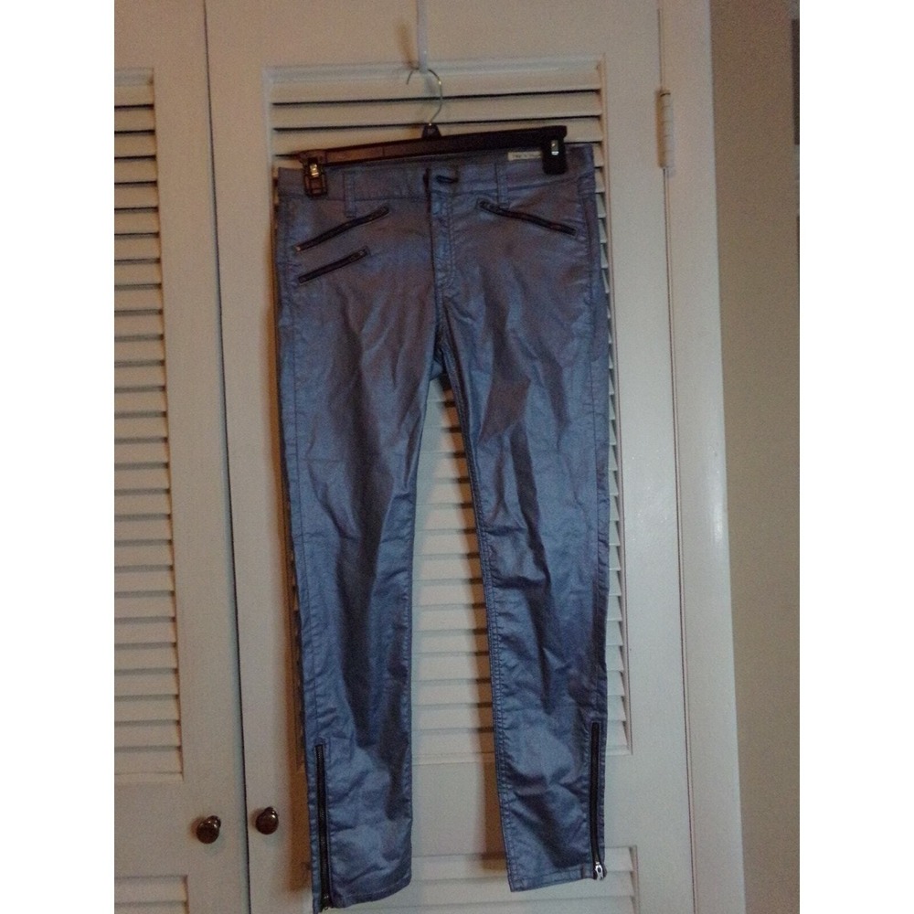 Rare pair of Rag & Bone Modele jeans size 31 Steel Metallc zipper hems 2 front